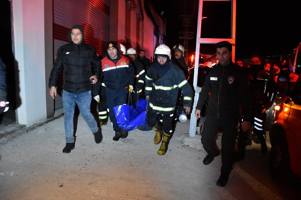 Adana\'da fabrika yangını: 1 ölü