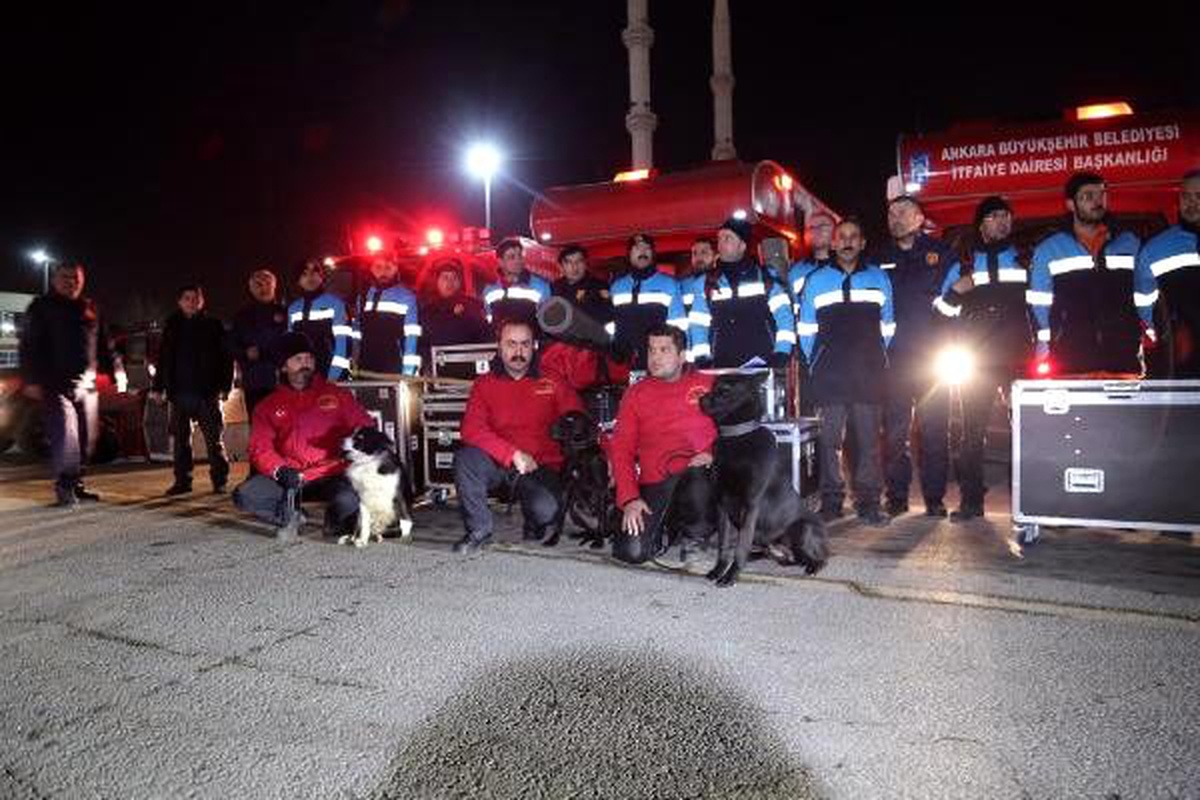 Ankara Büyükşehir Belediyesi\'nden deprem bölgesine yardım