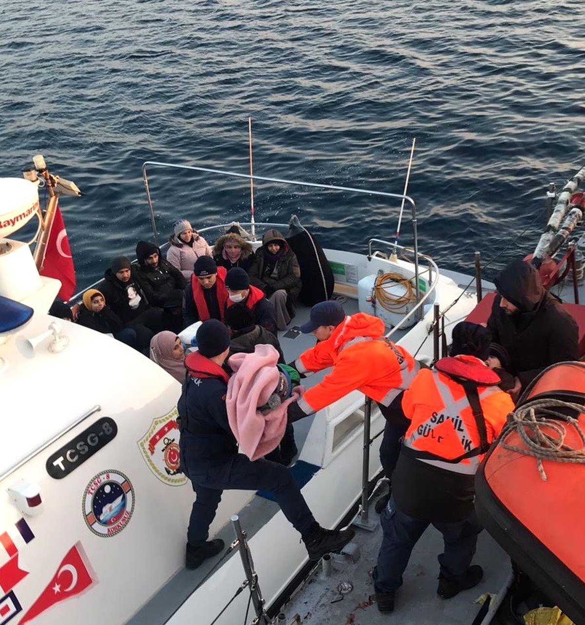 Ayvalık\'ta 47 düzensiz göçmen yakalandı