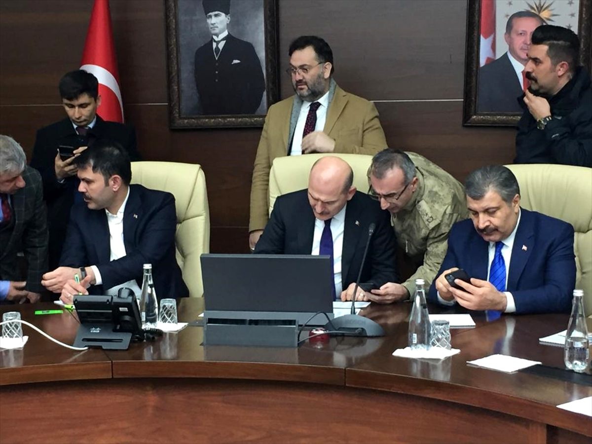 Bakanlar Soylu, Kurum ve Koca deprem bölgesi Elazığ\'da