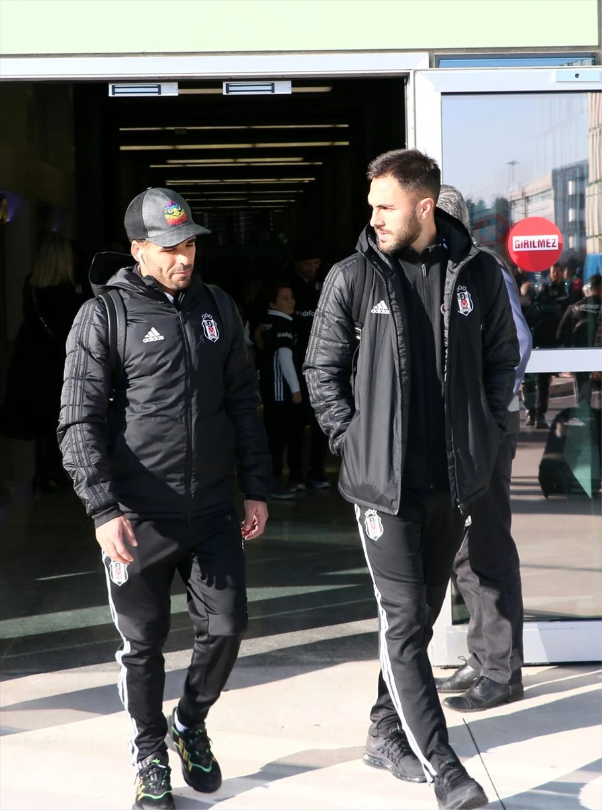Beşiktaş kafilesi İzmir\'e geldi