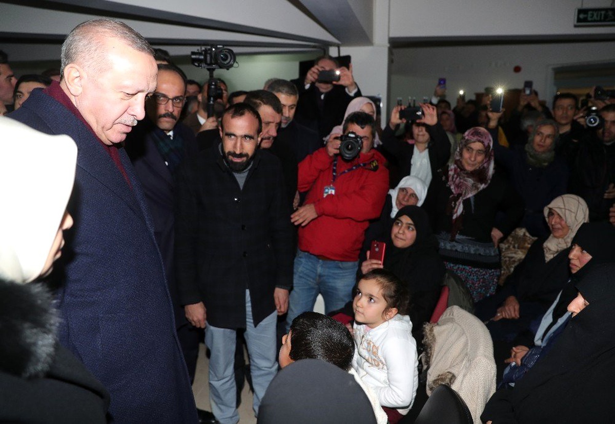 Cumhurbaşkanı Erdoğan Malatya\'da deprem bölgesinde