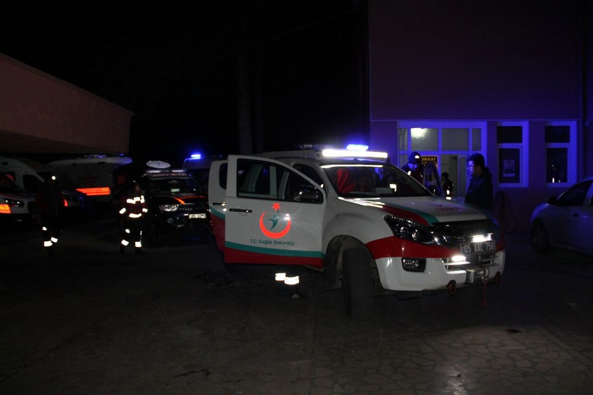 Deprem bölgesine Amasya\'dan destek personeli gönderildi.