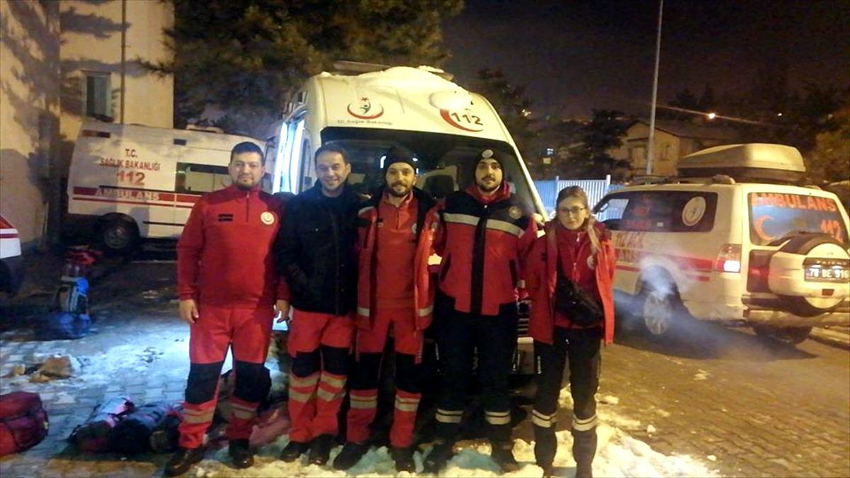 Deprem nedeniyle Karabük\'ten Elazığ\'a kurtarma ekibi sevk edildi