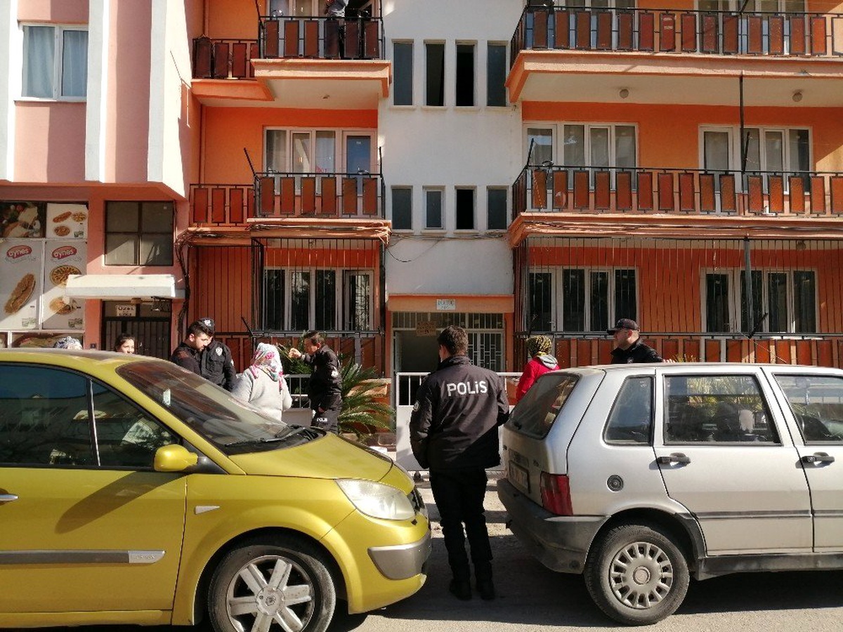 Doğal gaz faturası fazla gelmesin diye kömür alan öğrenciler, polisi ayağa kaldırdı