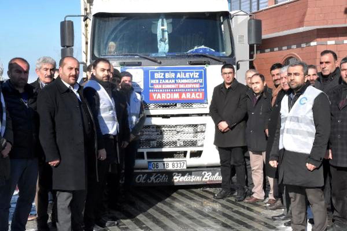 Edremit\'ten Elazığ\'a yardım