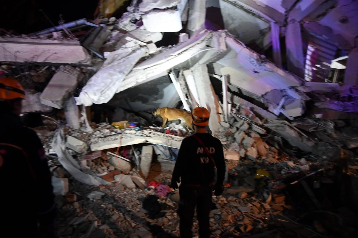 Elazığ\'daki deprem dünya basınında da geniş yer aldı