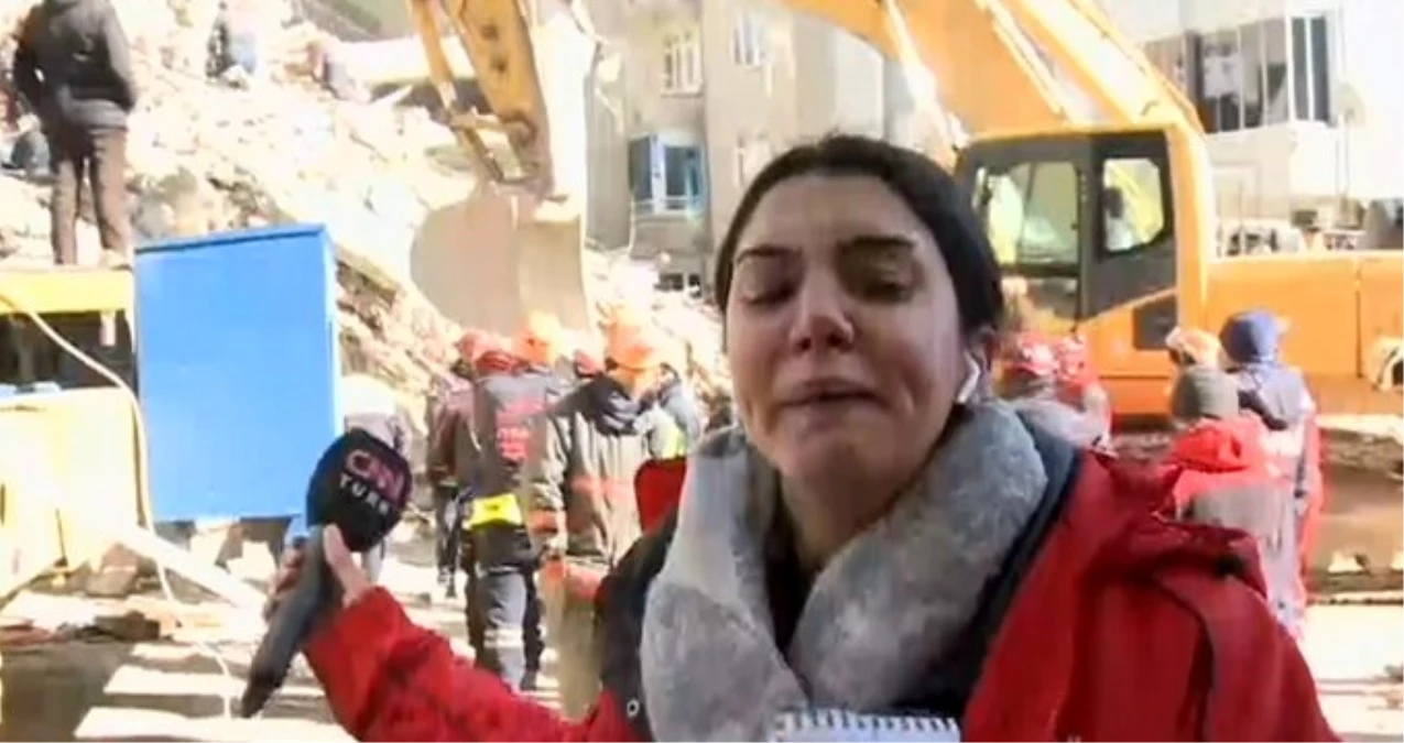 Elazığ\'da deprem bölgesinden canlı yayın yapan muhabir, gözyaşlarına hakim olamadı