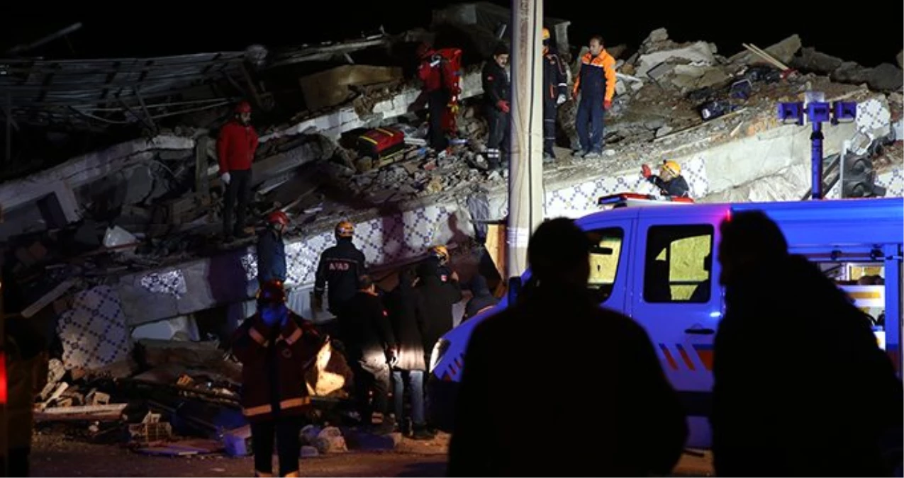 Elazığ ve Malatya\'da enkazdan 4 kişi kurtarıldı