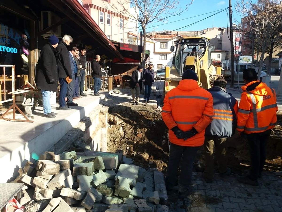 Emet\'te 100 yıllık kanal hattında güçlendirme çalışmaları