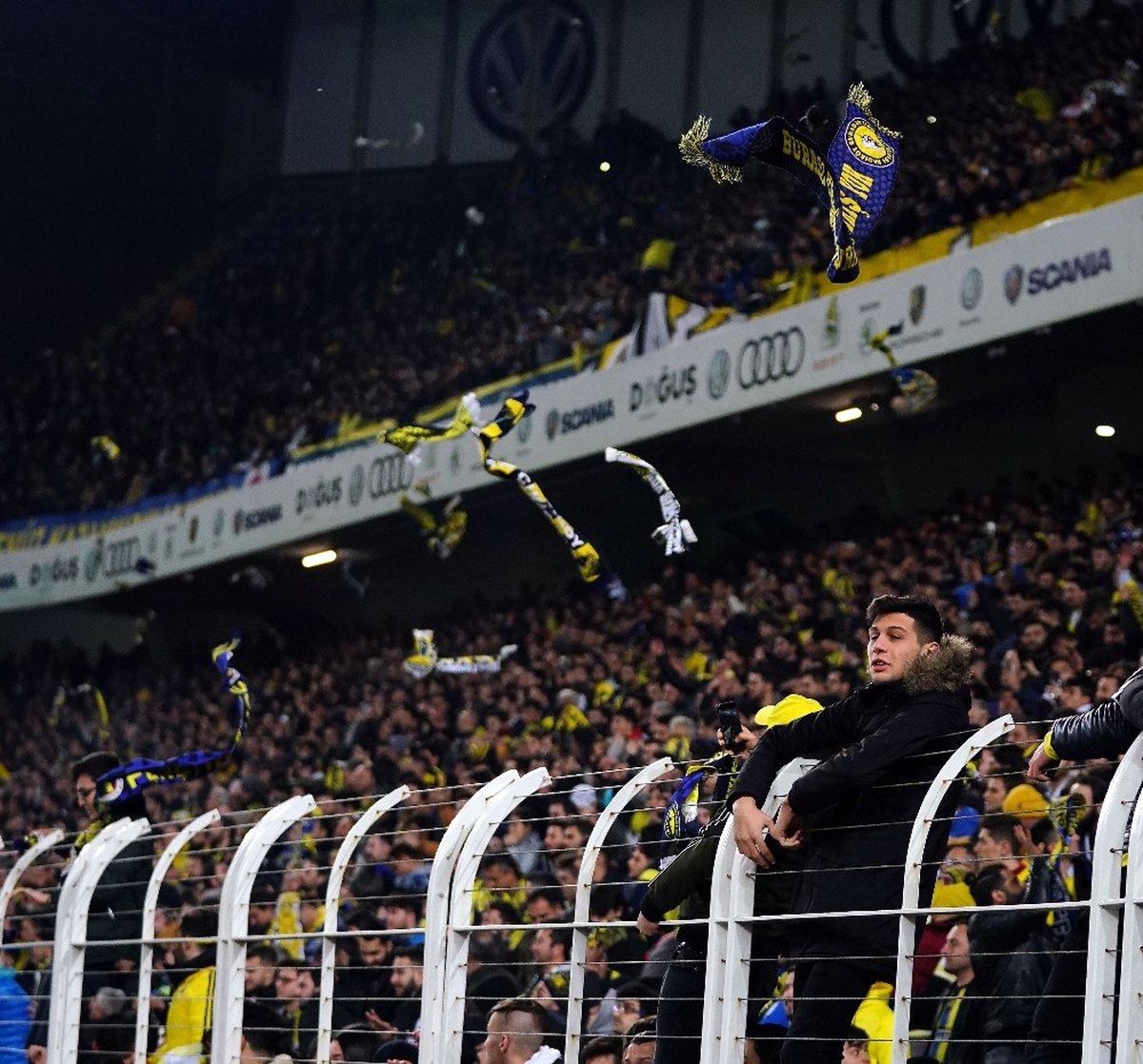 Fenerbahçe taraftarından Elazığ\'a destek