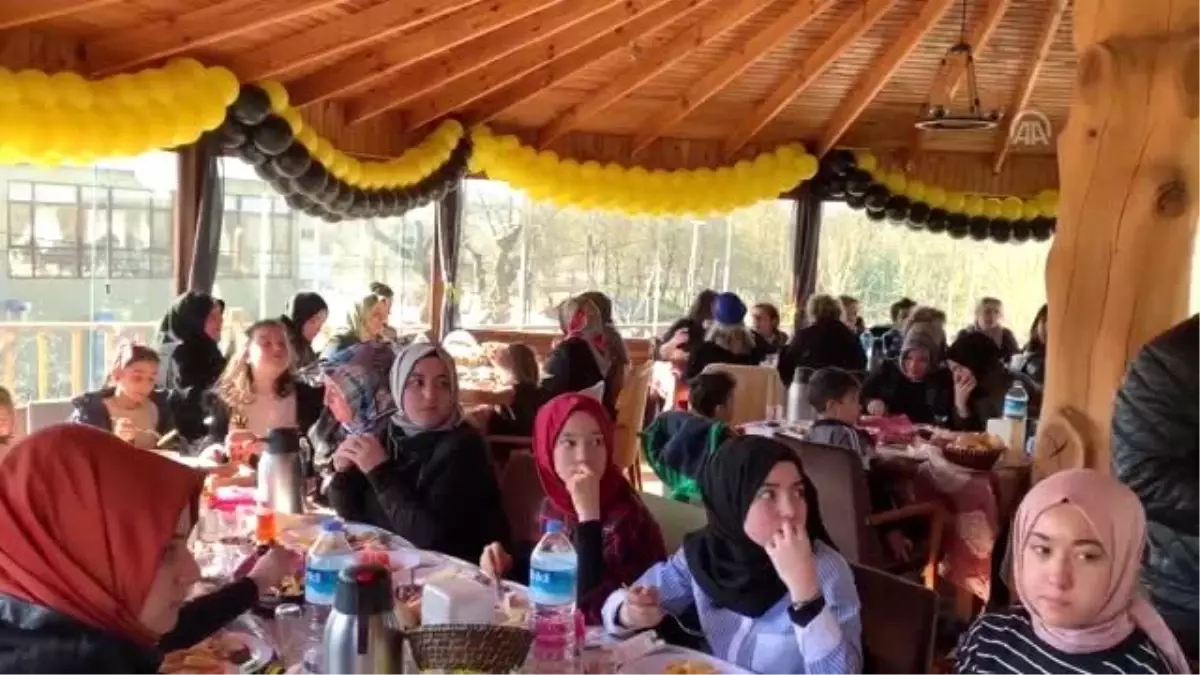 Kadın taksi şoförleri meslekte cinsiyet ayrımına "hayır" dedi