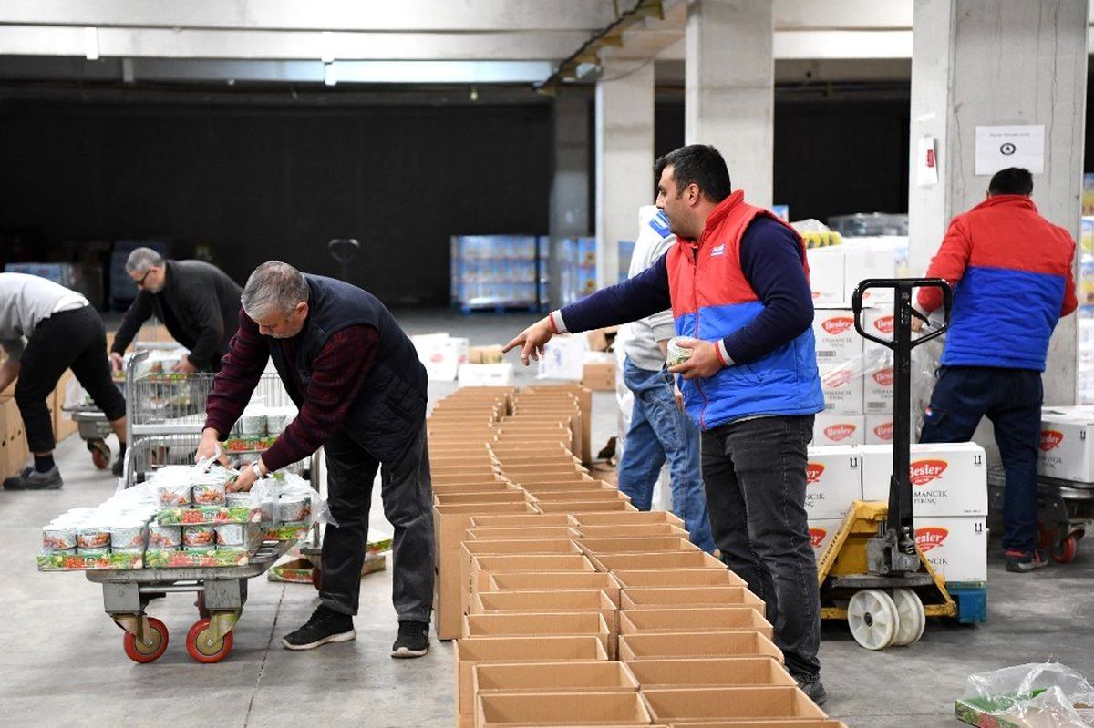 Konyaaltı Belediyesi\'nden Elazığ\'a yardım eli