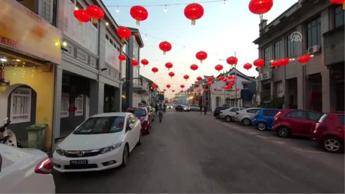 Malezya\'da yaşayan Çinliler fare yılını kutluyor