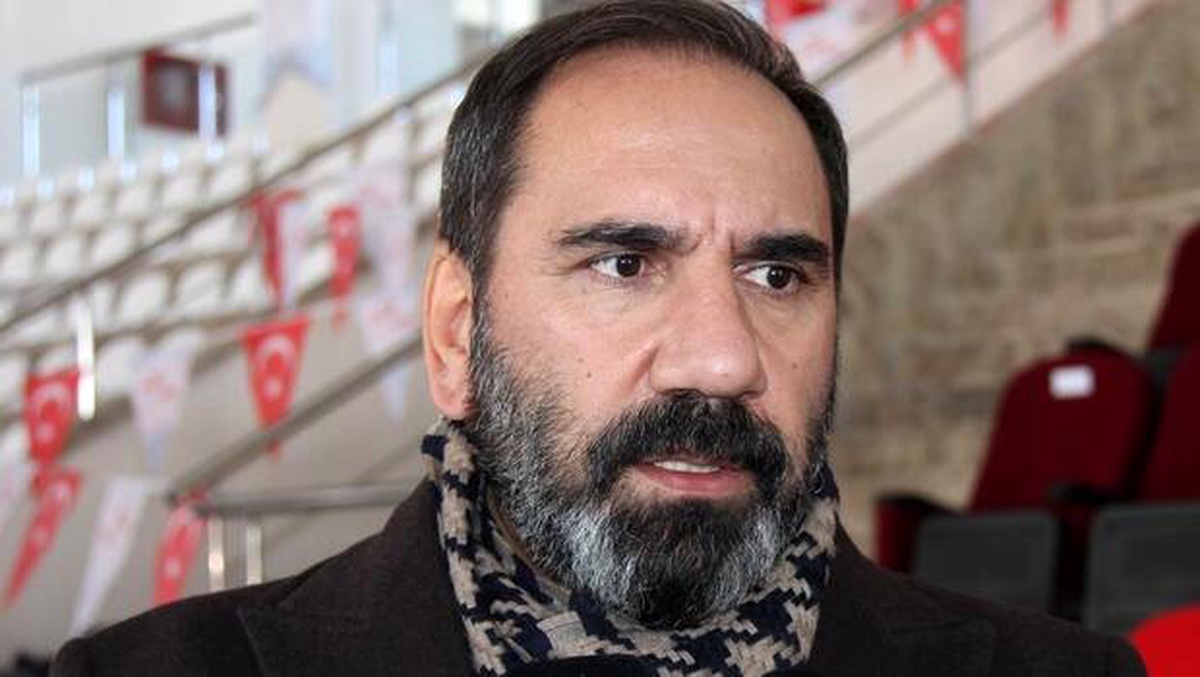 Mecnun Otyakmaz: "Takımımız güçlendi, Faslı stoper Jawad El Yamig\'i aldık..."