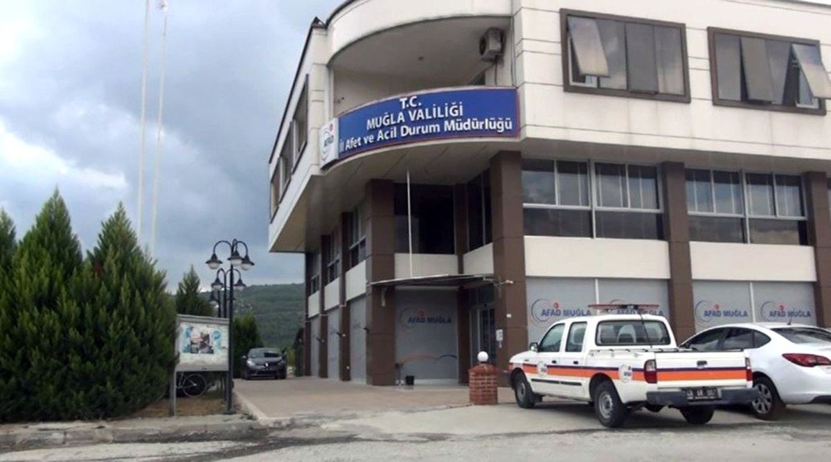 Muğla\'dan Elazığ\'a 5 araç, 30 personel gönderildi