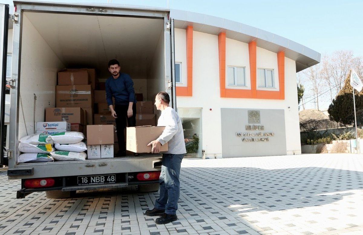 Nilüfer Belediyesi\'nden depremzedelere yardım