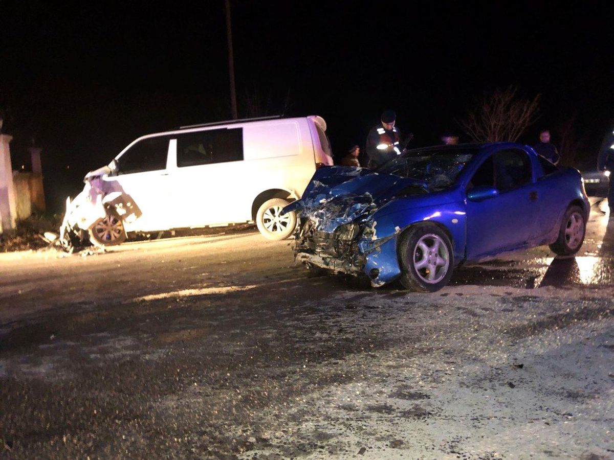 Sakarya\'da panelvan araç ile otomobil çarpıştı: 9 yaralı