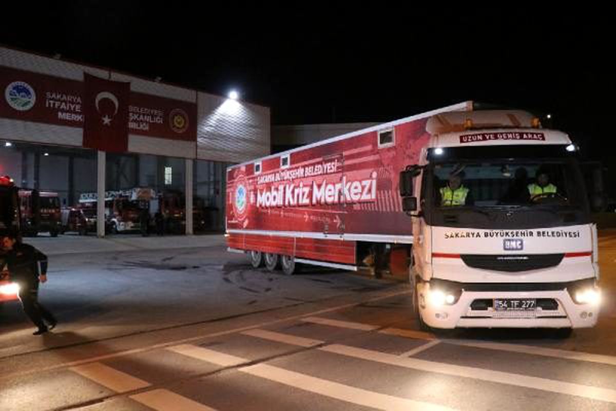 Sakarya\'dan, Elazığ\'a AKOM TIR\'ı gönderildi