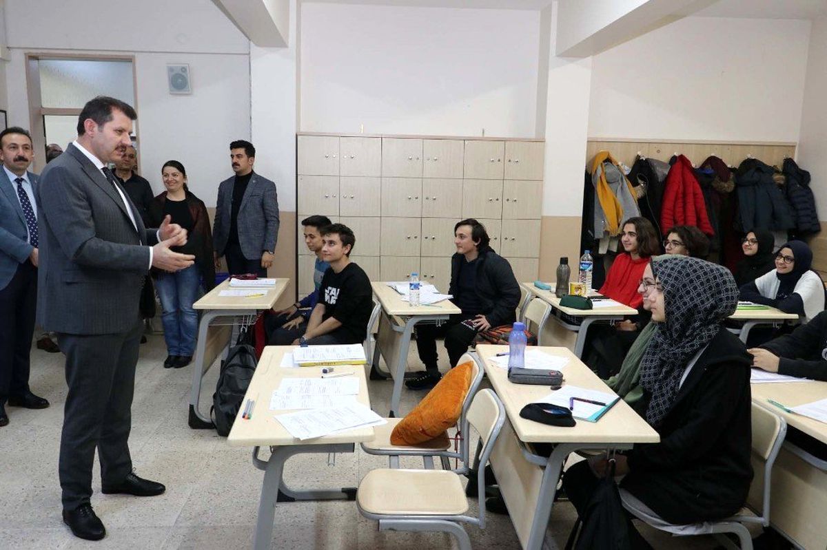 "Sivas eğitimde hak ettiği yere gelecek"