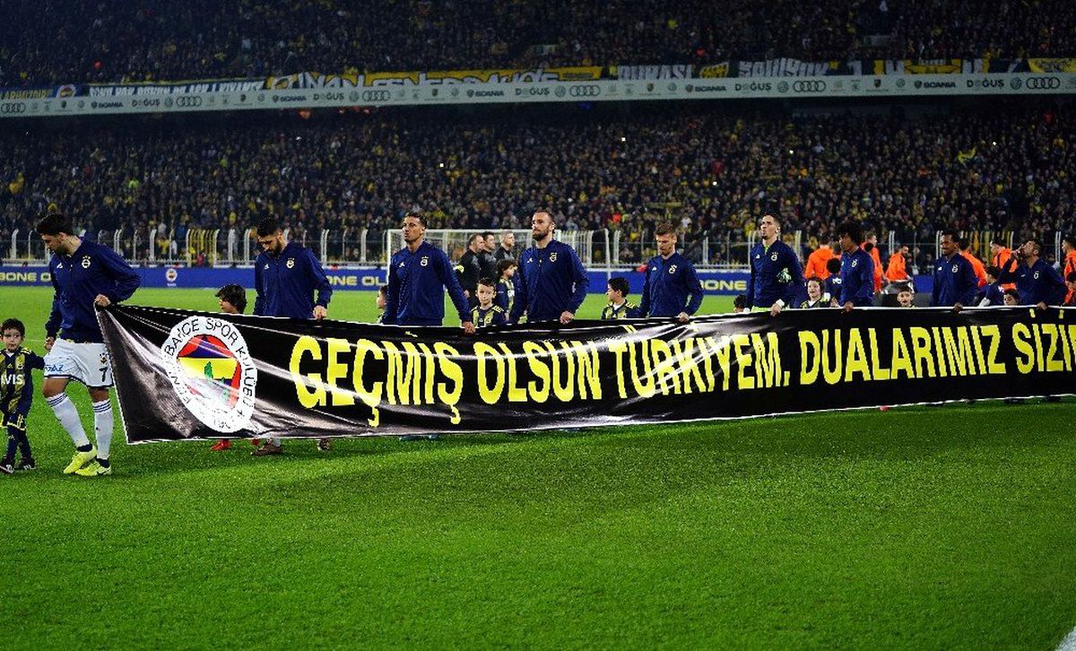 Süper Lig: Fenerbahçe: 0 - Medipol Başakşehir: 0 (Maç devam ediyor)