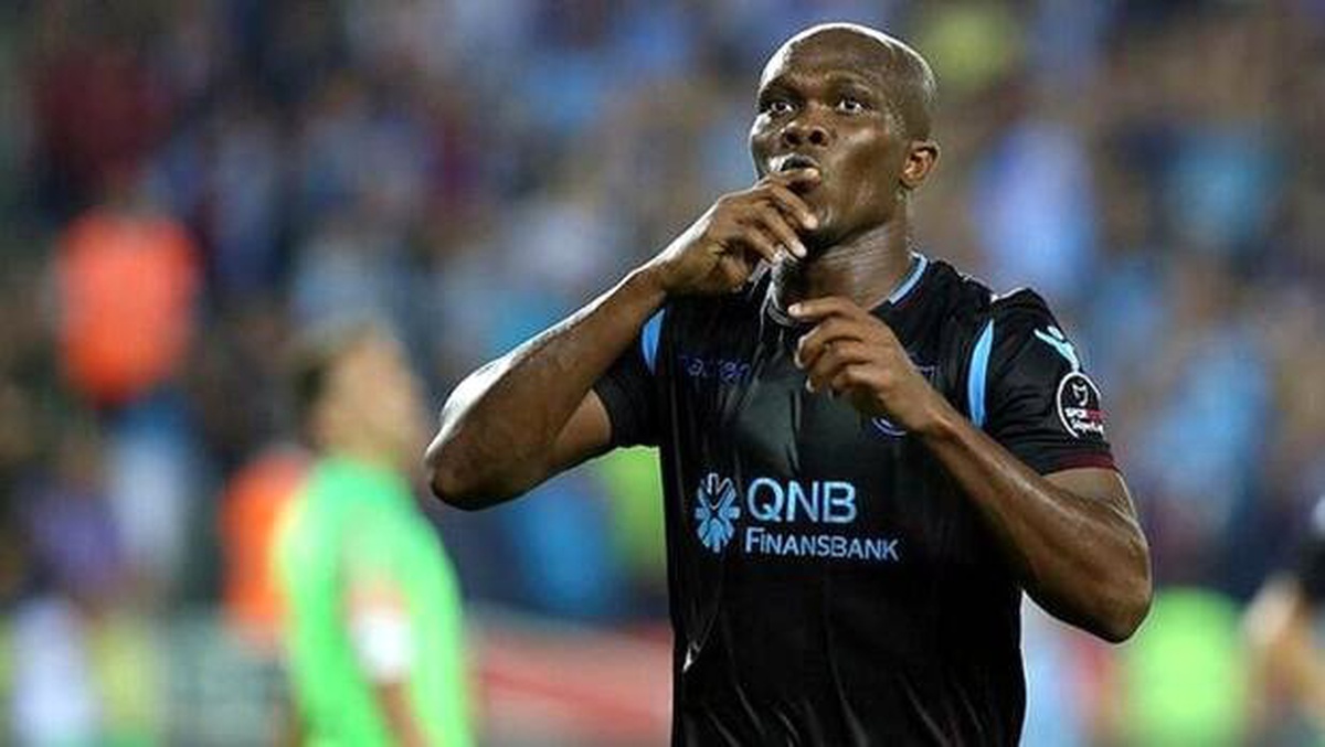 Trabzonspor\'da Nwakaeme\'nin cezası Fenerbahçe maçına sarktı!