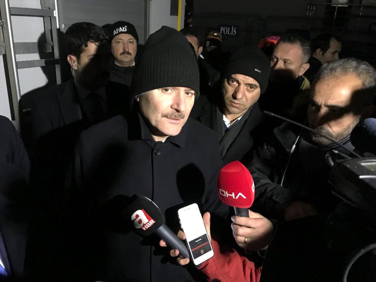 Üç bakan Elazığ\'da arama kurtarma çalışmalarını inceledi