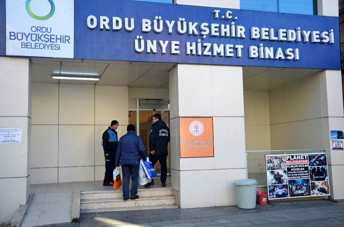 Ünyeliler Elazığ\'a duyarsız kalmadı