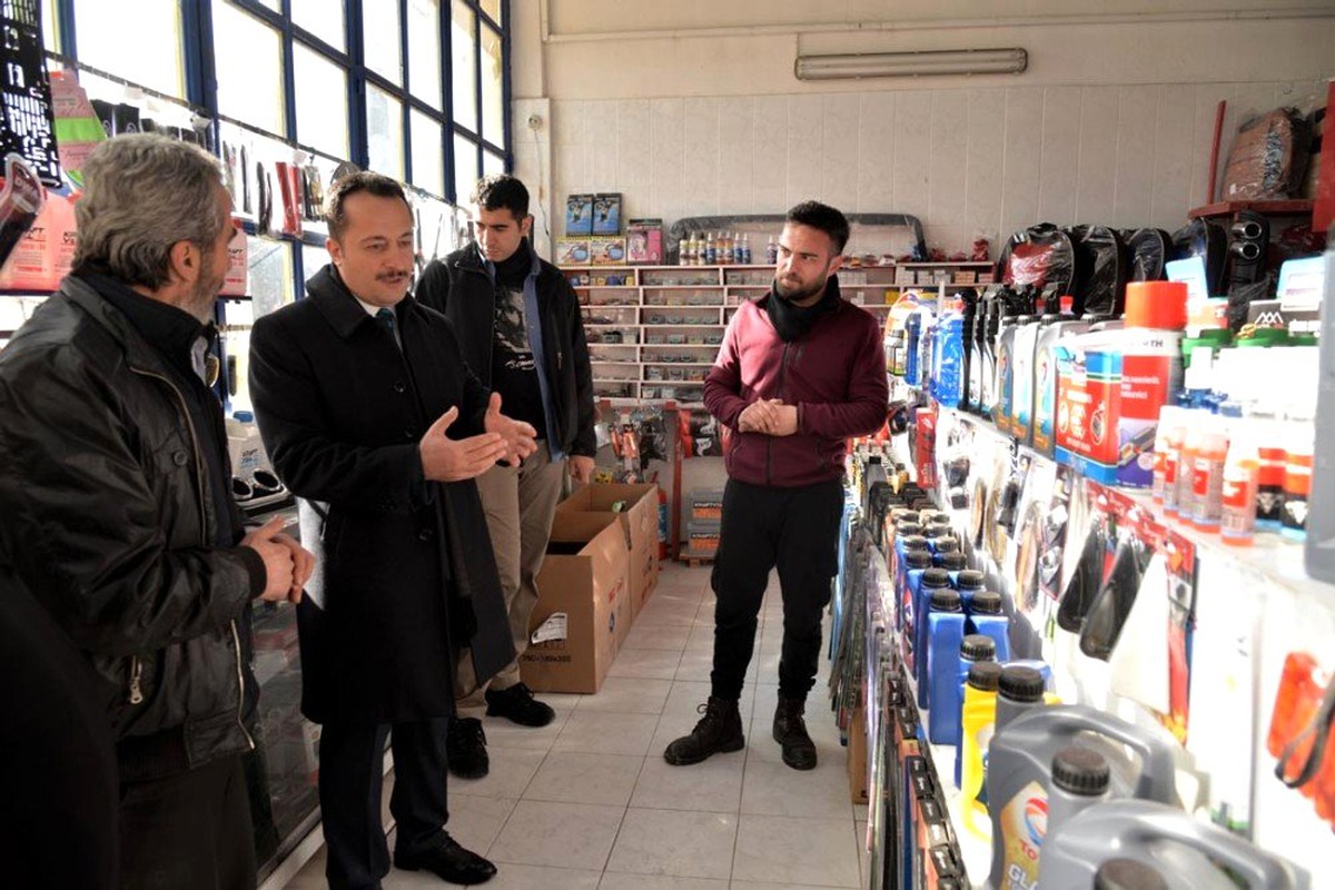 Vali Şentürk, küçük sanayi sitesi esnafıyla buluştu