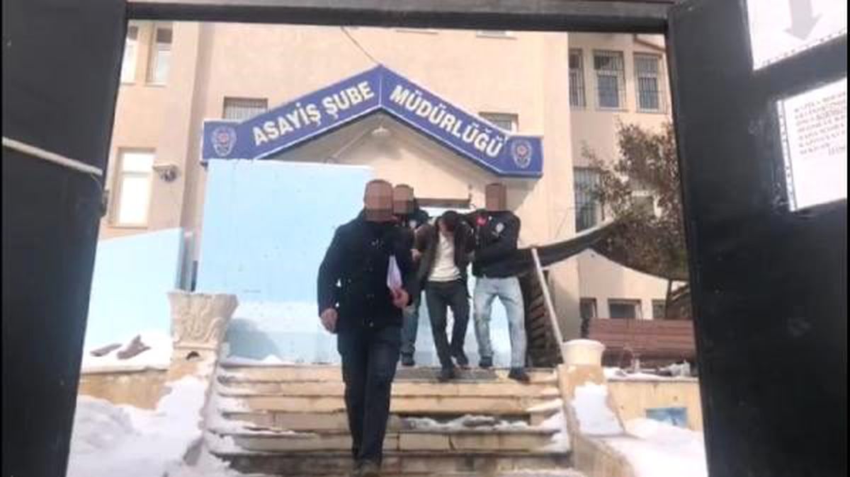 150 lira için arkadaşını öldürdü