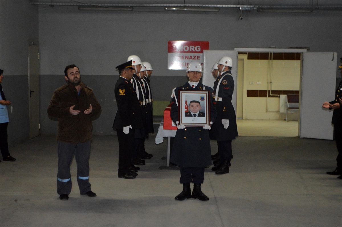 Afyonkarahisar\'da temizlediği silah ateş alınca yaralanan uzman çavuş hayatını kaybetti