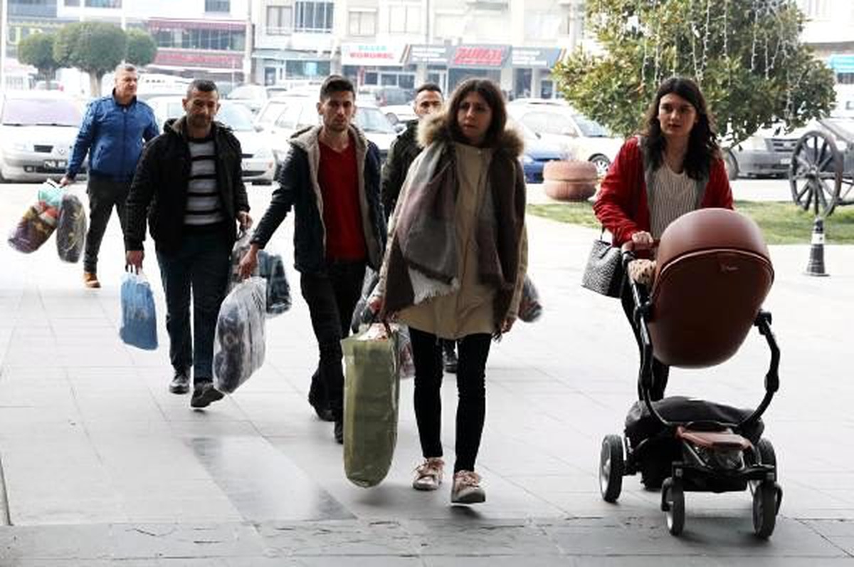 Akhisarlılar da Elazığlı depremzedeler için seferber oldu