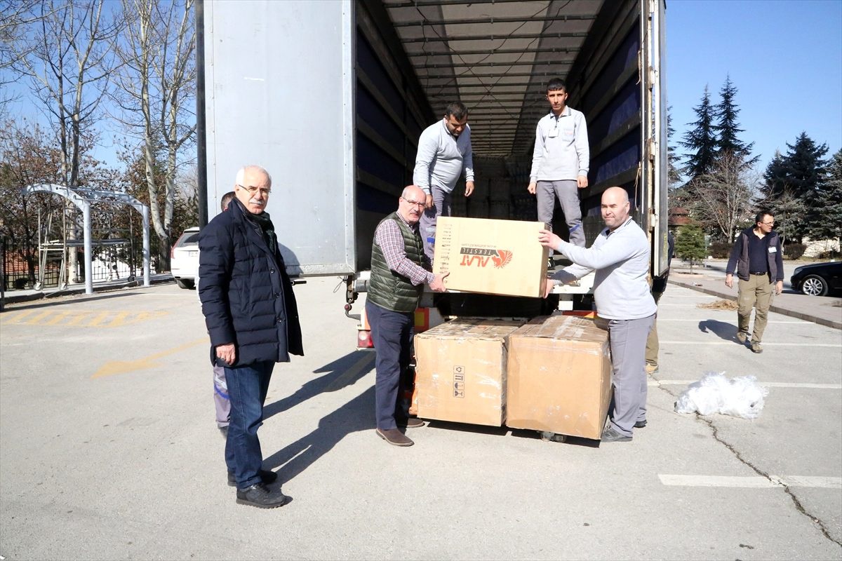 ATO\'nun deprem bölgesi için hazırladığı yardım tırları yola çıkarıldı