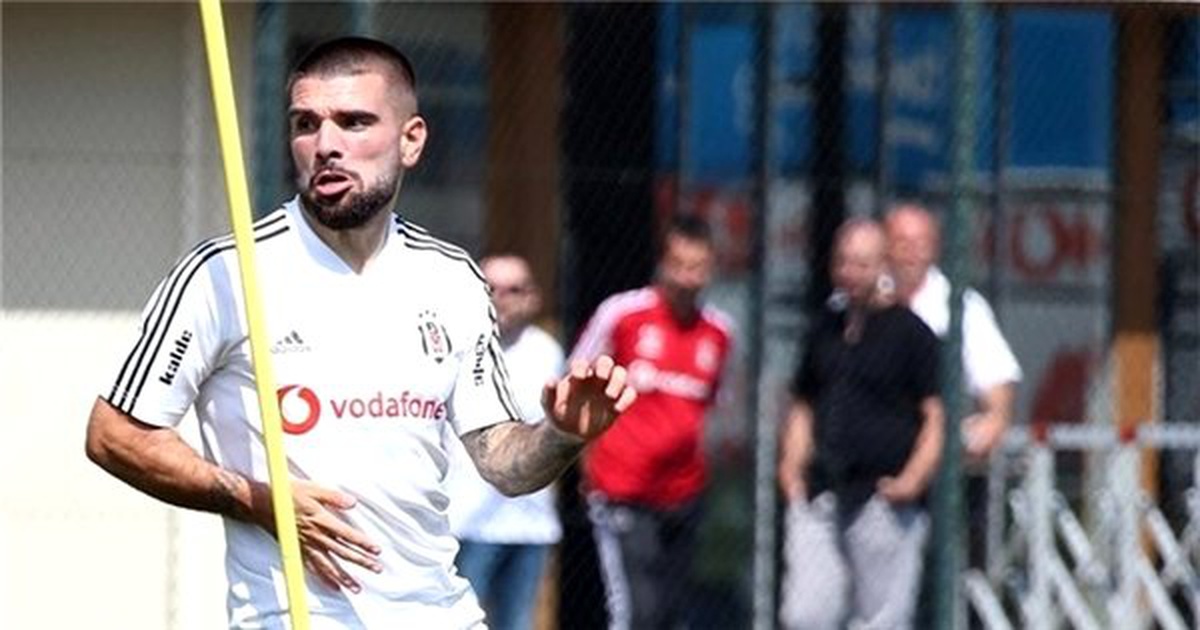 Beşiktaş\'ta Rebocho, yönetim talimatıyla kadro dışı