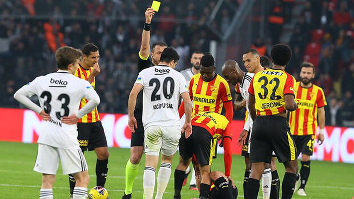 Beşiktaş\'tan maç sonu hakeme sert tepki: \'Kuralları bilmiyor\'