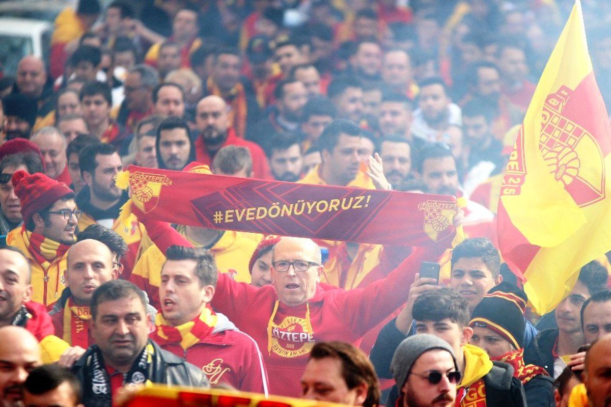 Binlerce Göztepe taraftarı yeni stadyuma yürüdü