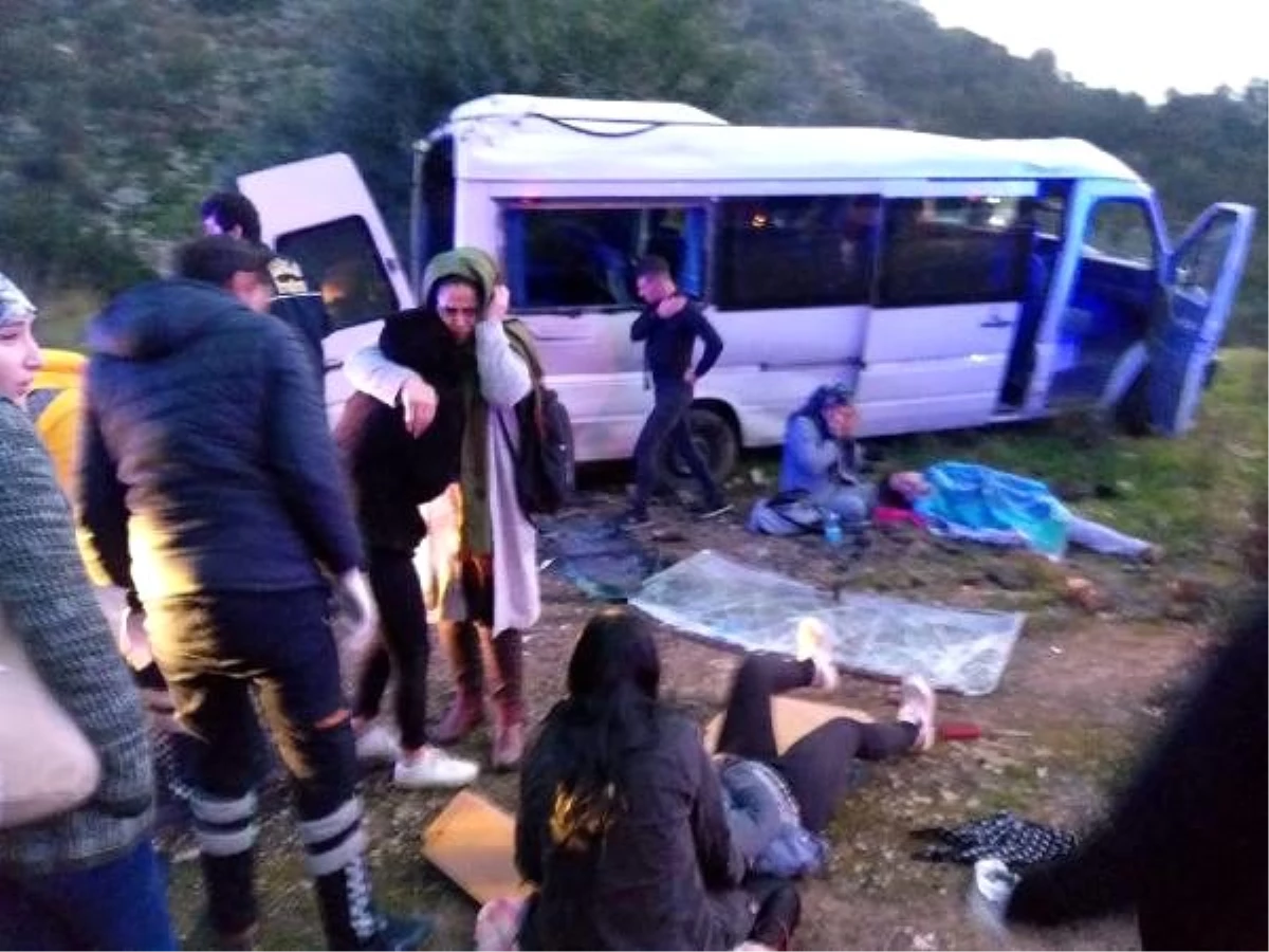 Bodrum\'da servis minibüsü takla attı: 11 işçi yaralı