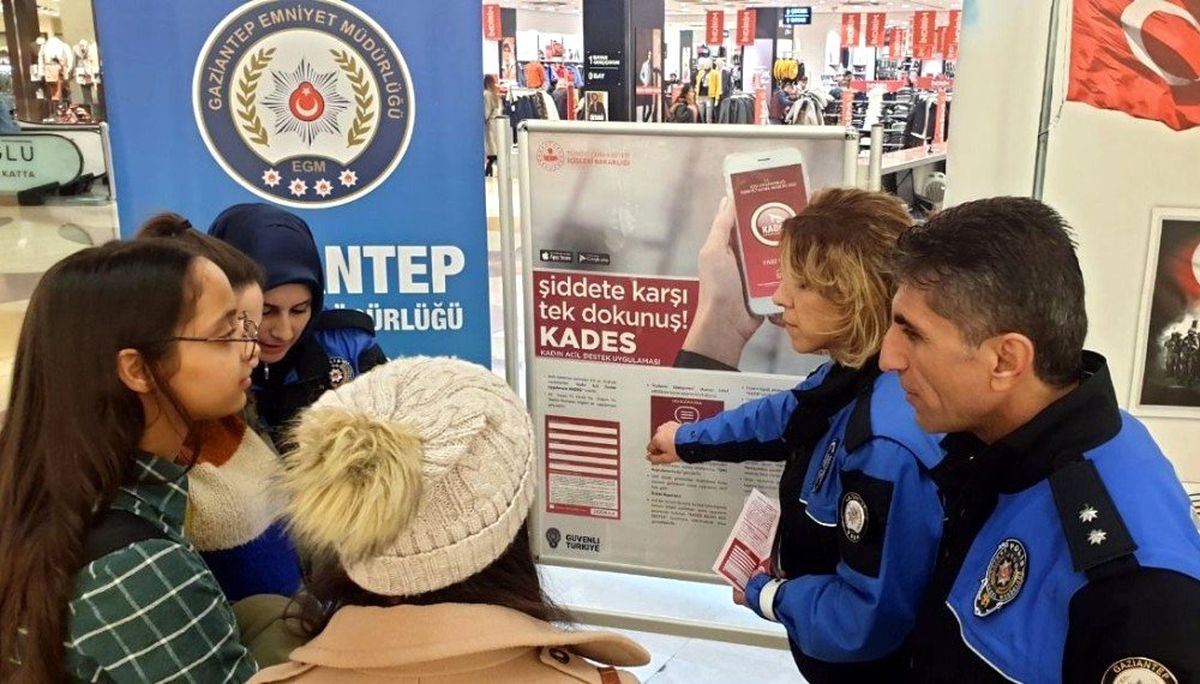 Gaziantep\'te şiddet gören kadın tek tuşla polise ulaşacak