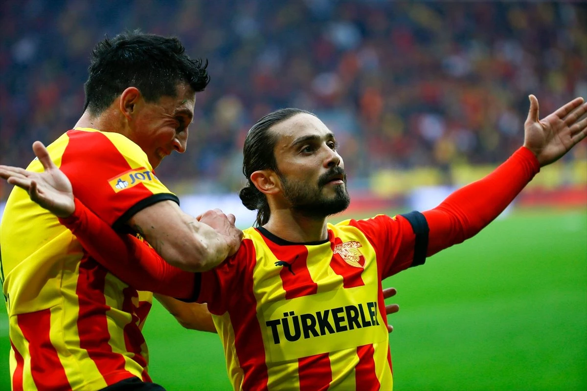Gürsel Aksel Stadı\'ndaki ilk golü Halil Akbunar kaydetti