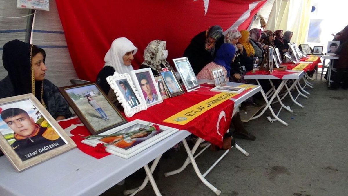HDP önündeki ailelerin evlat nöbeti 146\'ncı gününde