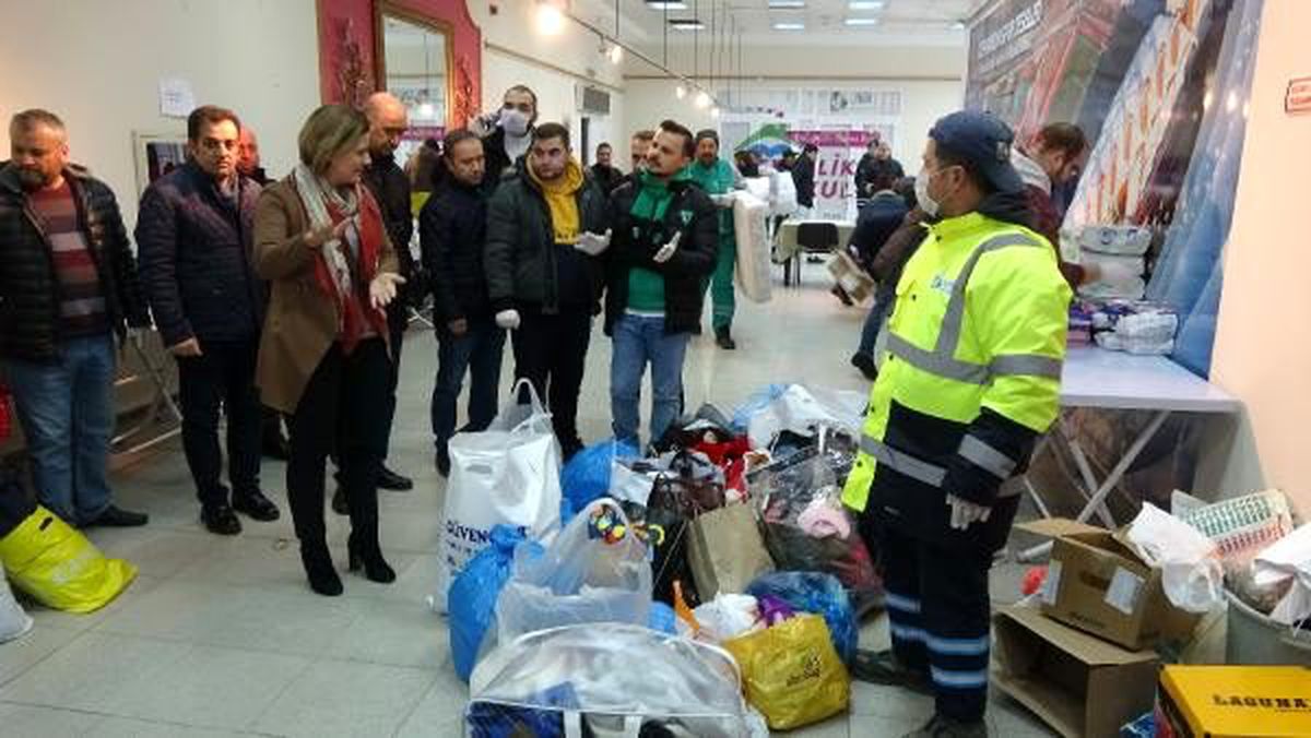 İzmit\'te, Elazığ depremzedeleri için yardım kampanyası