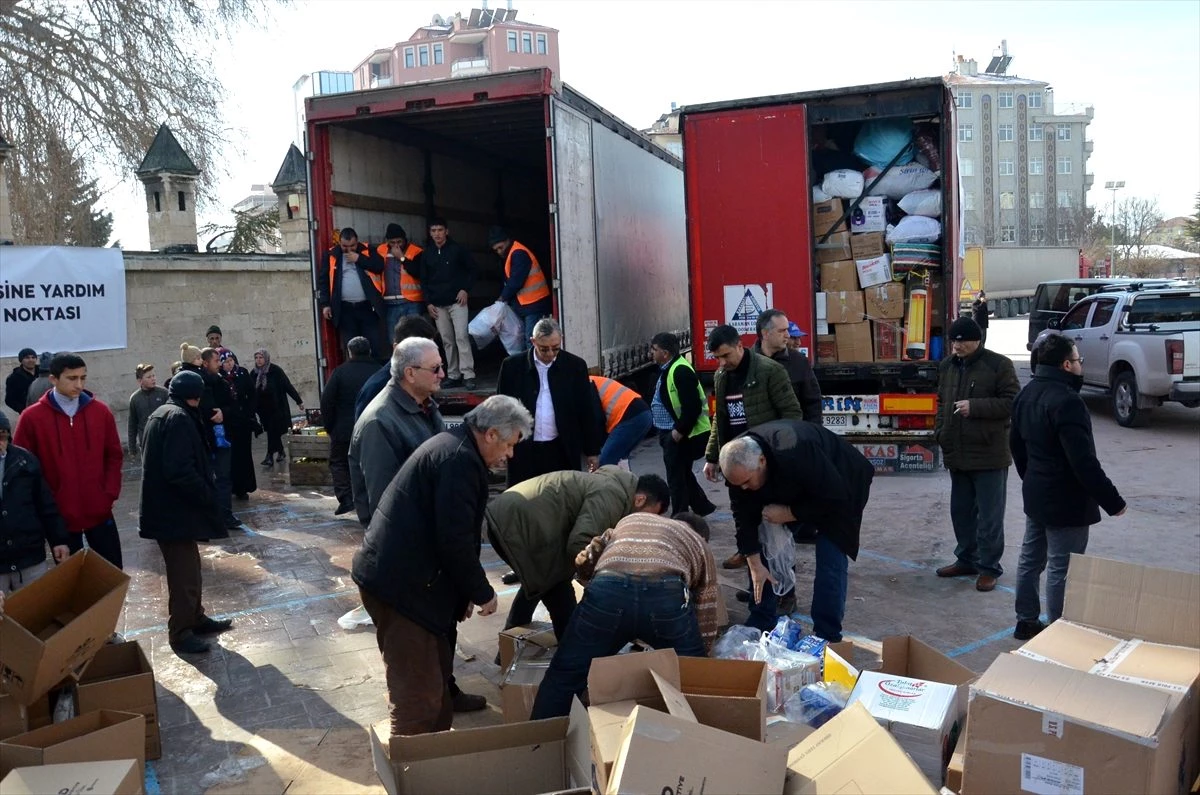 Karaman\'da Elazığ\'daki depremzedelere yönelik yardım kampanyası