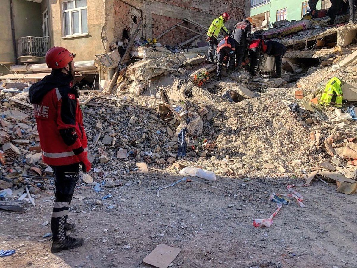 Kastamonu AFAD ve UMKE ekipleri, enkazdan iki vatandaşı kurtardı