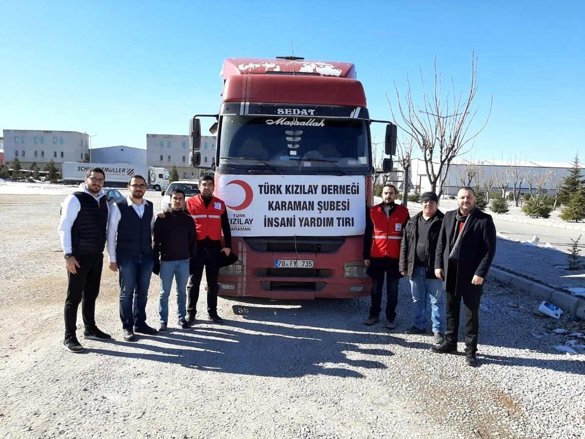 Kızılay Karaman Şubesi\'nden Elazığ\'a bir tır dolusu yardım