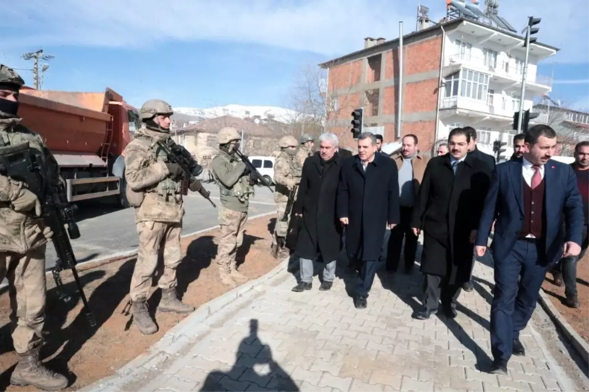 Şanlıurfa heyeti AFET bölgesinde temaslarını sürdürüyor