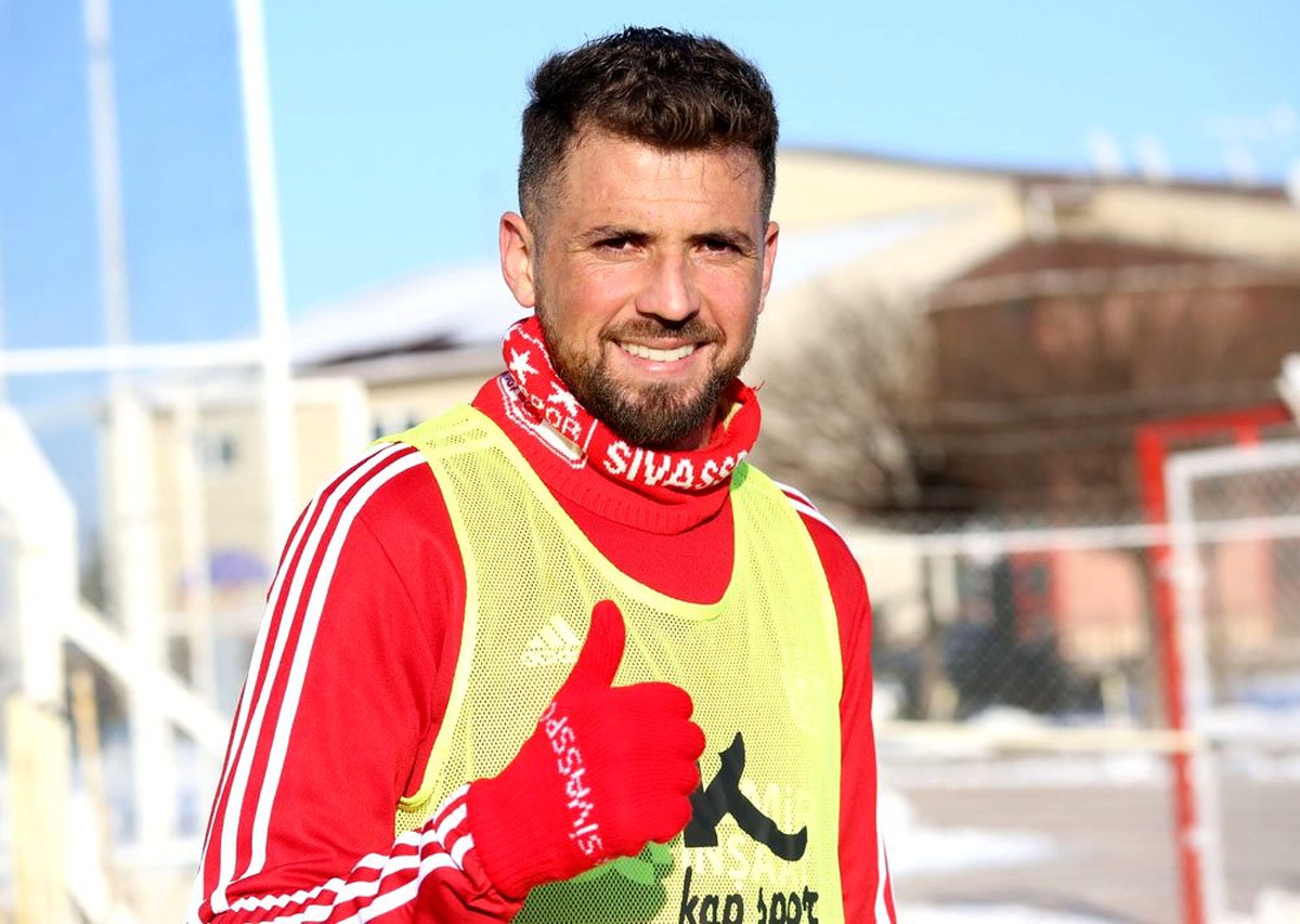 Sivasspor\'un yeni transferinden iddialı açıklama: "Şampiyonluk mümkün"