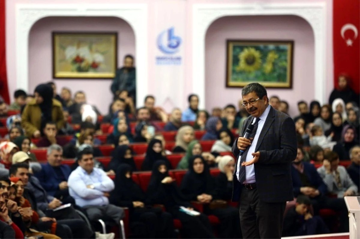 Yazar Hayati İnanç, depremzedeler için dua ve yardım çağrısı yaptı