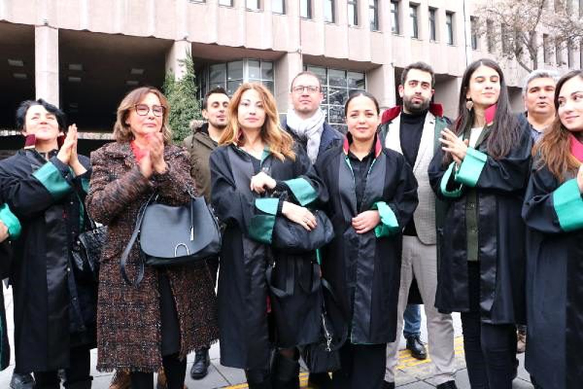 16 köpeği zehirleyen 3 kişi için 10\'ar yıl hapis ve tutuklama kararı (2) - Yeniden