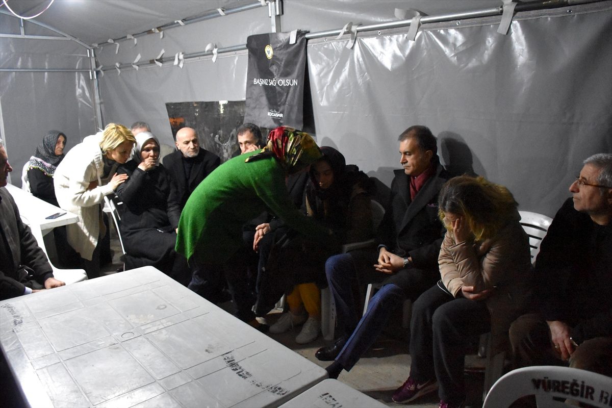 AK Parti Sözcüsü Ömer Çelik\'ten taziye ziyareti