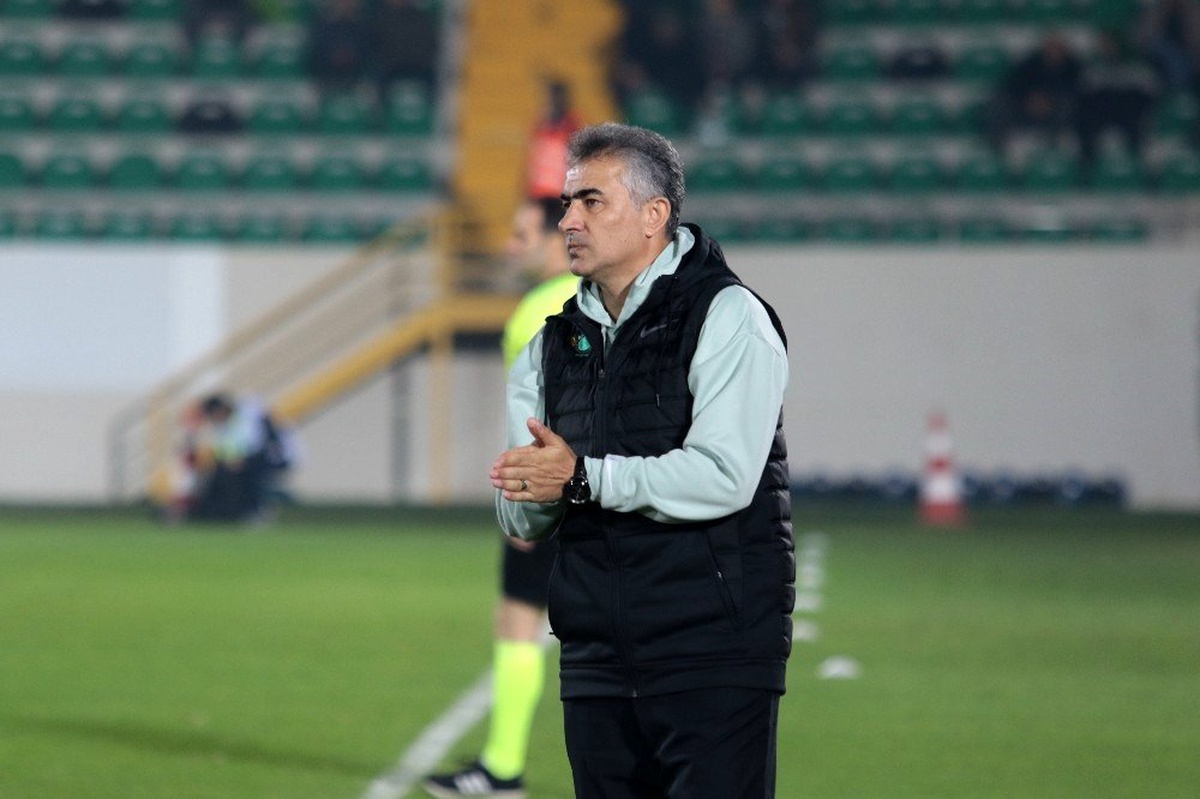 Akhisarspor\'da Altıparmak dönemi sona erdi